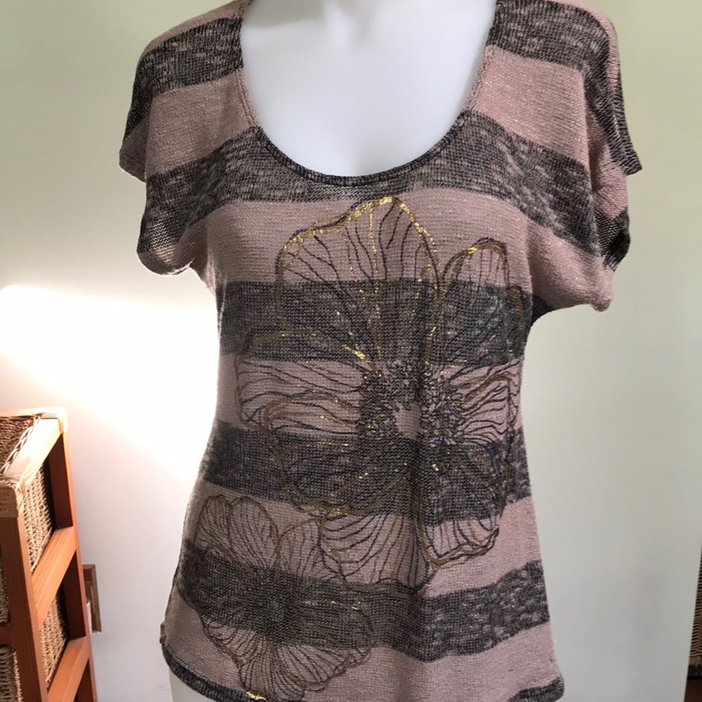 Two tone brown knit top with gold graphic design